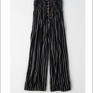 NWT American Eagle high rise button front palazzo pants. Striped